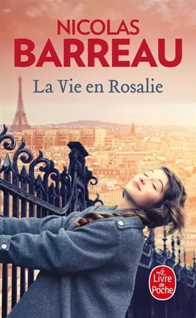 A Paris, rue du Dragon, Rosalie tient une jolie papeterie. Un jour, Max Marchais, un illustrateur qu'elle admire, entre et lui propose d'illustrer son nouveau conte, Le tigre bleu. Rosalie est ravie jusqu'à l'arrivée d'un professeur de littérature qui soutient que cette histoire est la sienne. Les deux jeunes gens vont mener l'enquête et mettre au jour un secret qui les liera à tout jamais.

Source : Electre NG